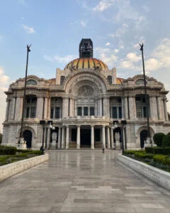 Foto von dem Gebäude Bellas Artes für die Social Media Kanäle einer Touragentur in Mexiko